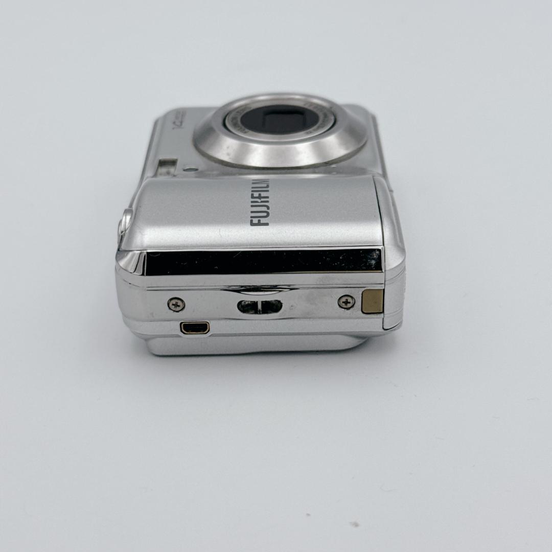 【美品】FUJIFILM FinePix AV230 デジタルカメラ シルバー