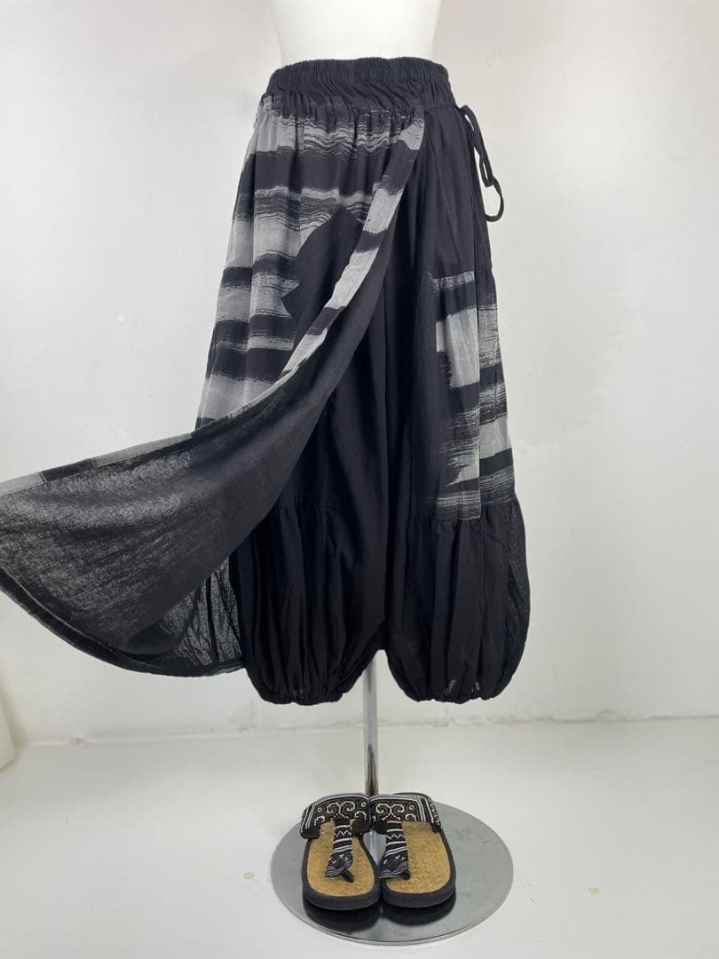 【新品】パンツスカート　タイパンツ　アラジンパンツ　男女兼用　ブラック