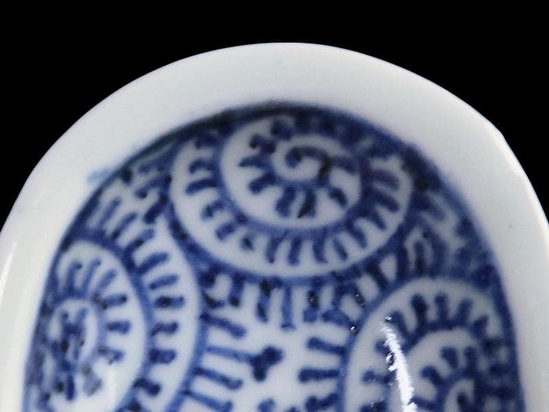 古伊万里　染付　蛸唐草の図　楕円豆皿　珍品　E498AS-CTw