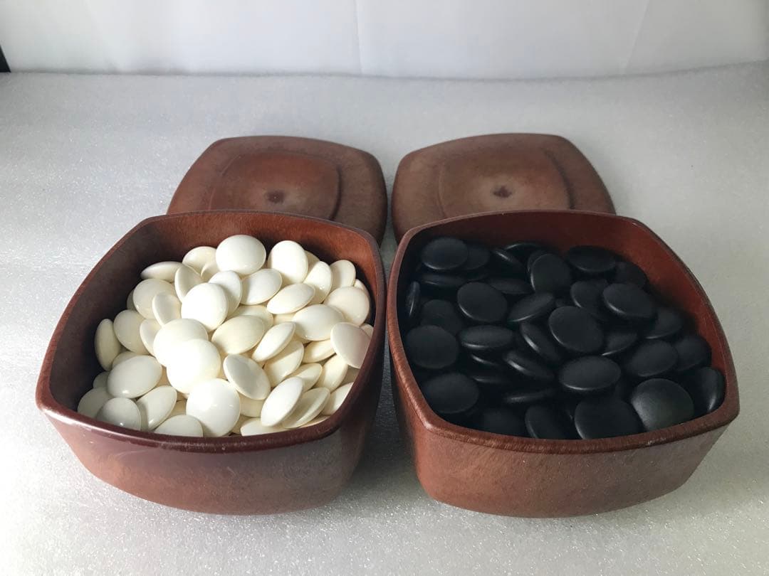 高級　囲碁　 碁笥　碁石セット　蛤碁石 　白色 165個　那智黒 180個