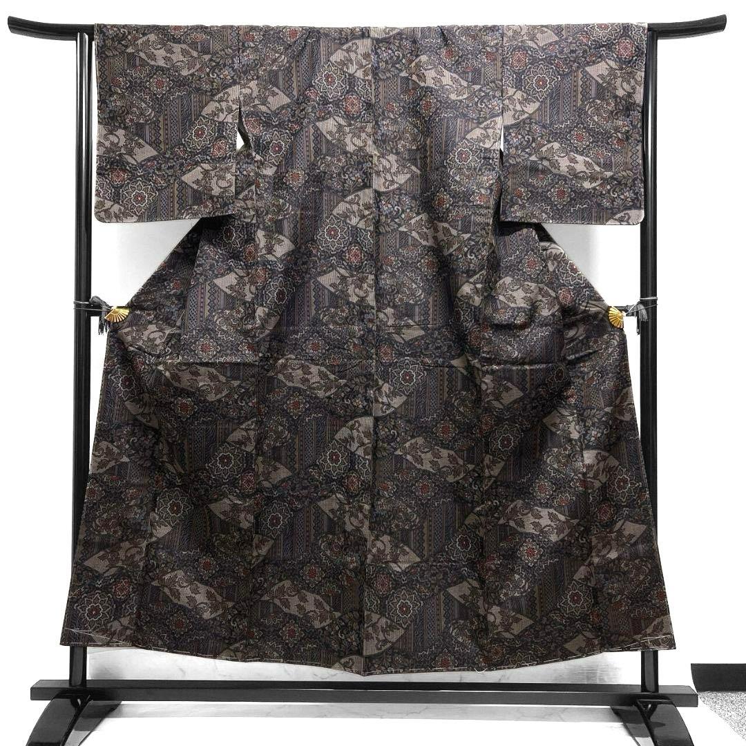 未着用　小紋　大島紬　菱取り　唐花模様　華紋　縦縞模様　着物　054a p