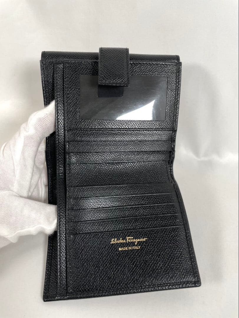 未使用に近い FERRAGAMO フェラガモ 二つ折り財布 ガンチーニ レザー
