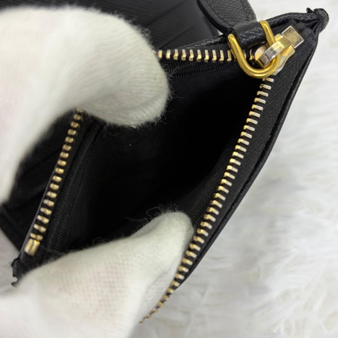 極美品✨️プラダ 二つ折り財布 レザー サフィアーノ フラグメントケース 黒
