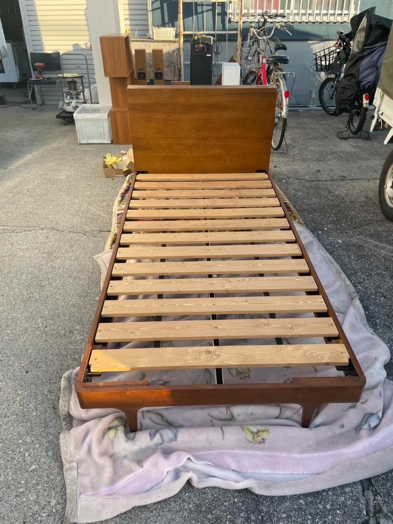 T◇963 サンダーデザイン シングルベッド 未使用訳あり 地域限定組立送料無料