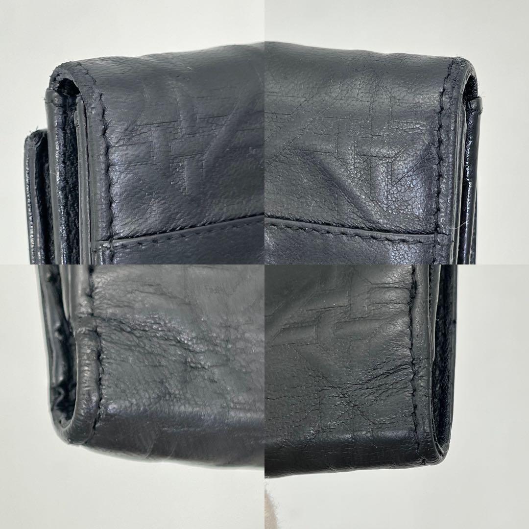 クリスチャンディオール 二つ折り財布 ロゴ金具 エンボス 黒 レザー 男女可能