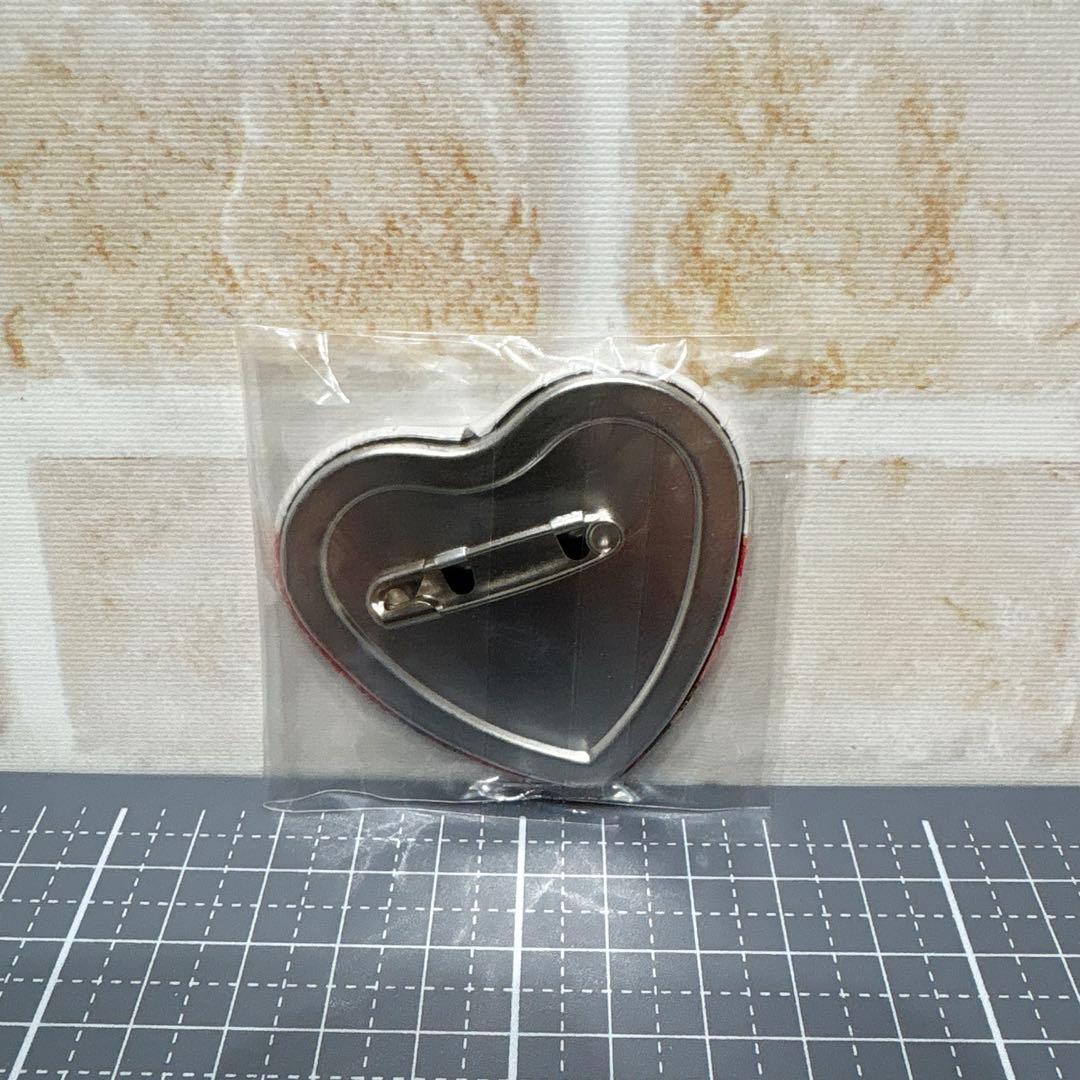 エヴァンゲリオン　アスカ　ハート　缶バッジ