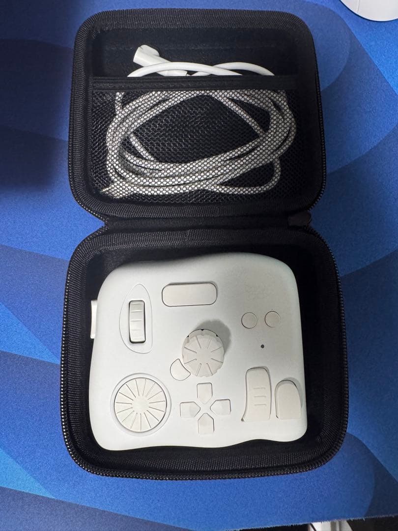 Tour Box Elite White 持ち運びケース付き