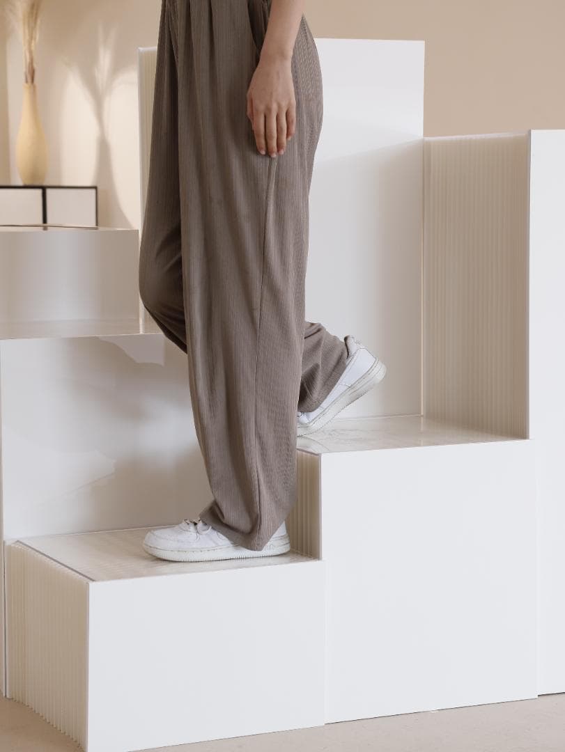 ディスプレイスタンド高さ58㎝長さ40㎝展示台 陳列台 組立不要 展示会イベント