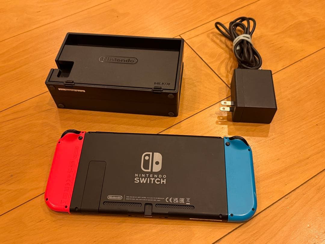 め*る様 Nintendo Switch 本体 青/赤 Joy-Con
