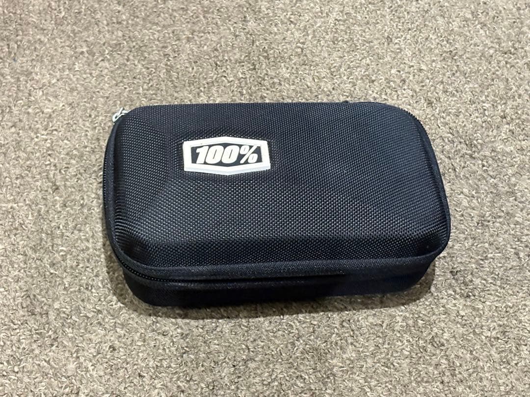 100% サングラス オリーブグリーン ブラウンレンズ