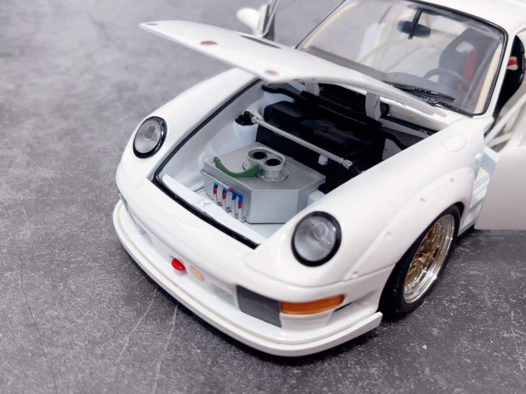 1/18 UT ポルシェ 911 (993) GT2 Evo Porsche