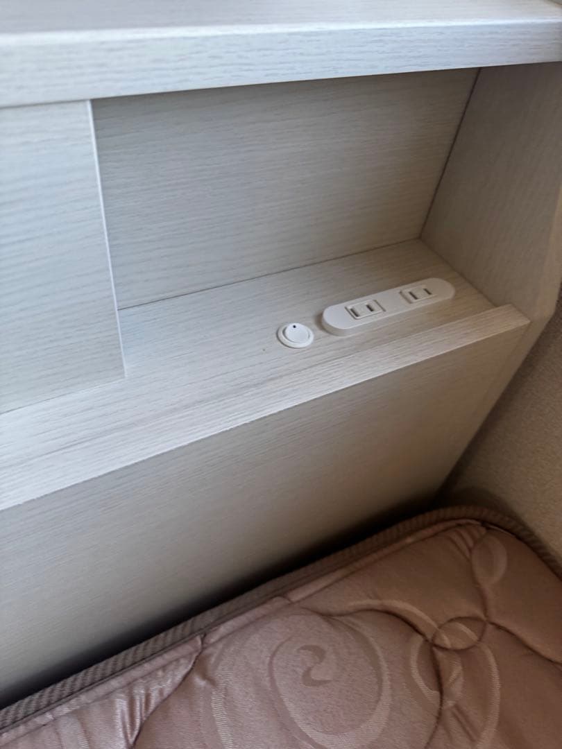 【1/8まで出品】シングルベッドフレーム +マットレス