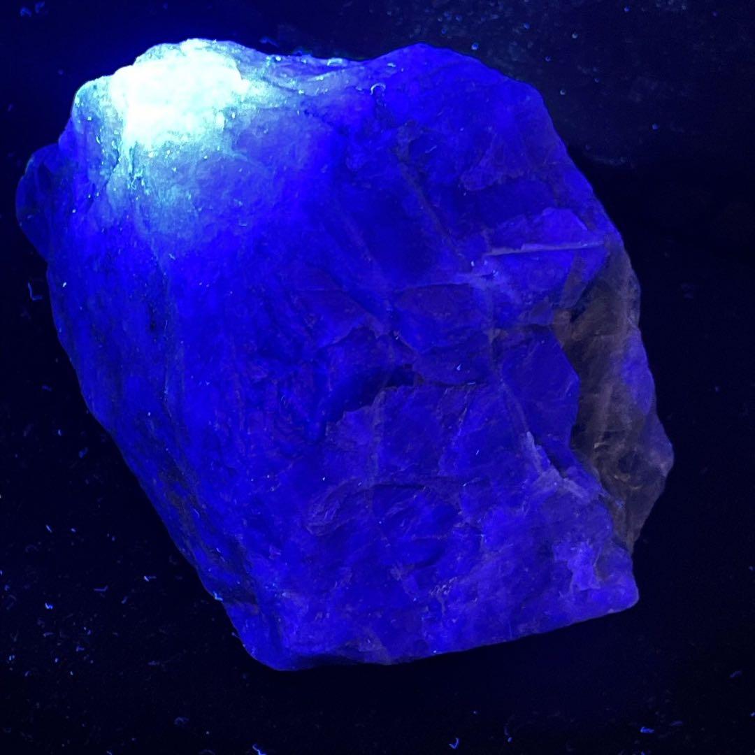 蛍光鉱物　強蛍光フローライト　約1,200g 産地湖南省　蛍石