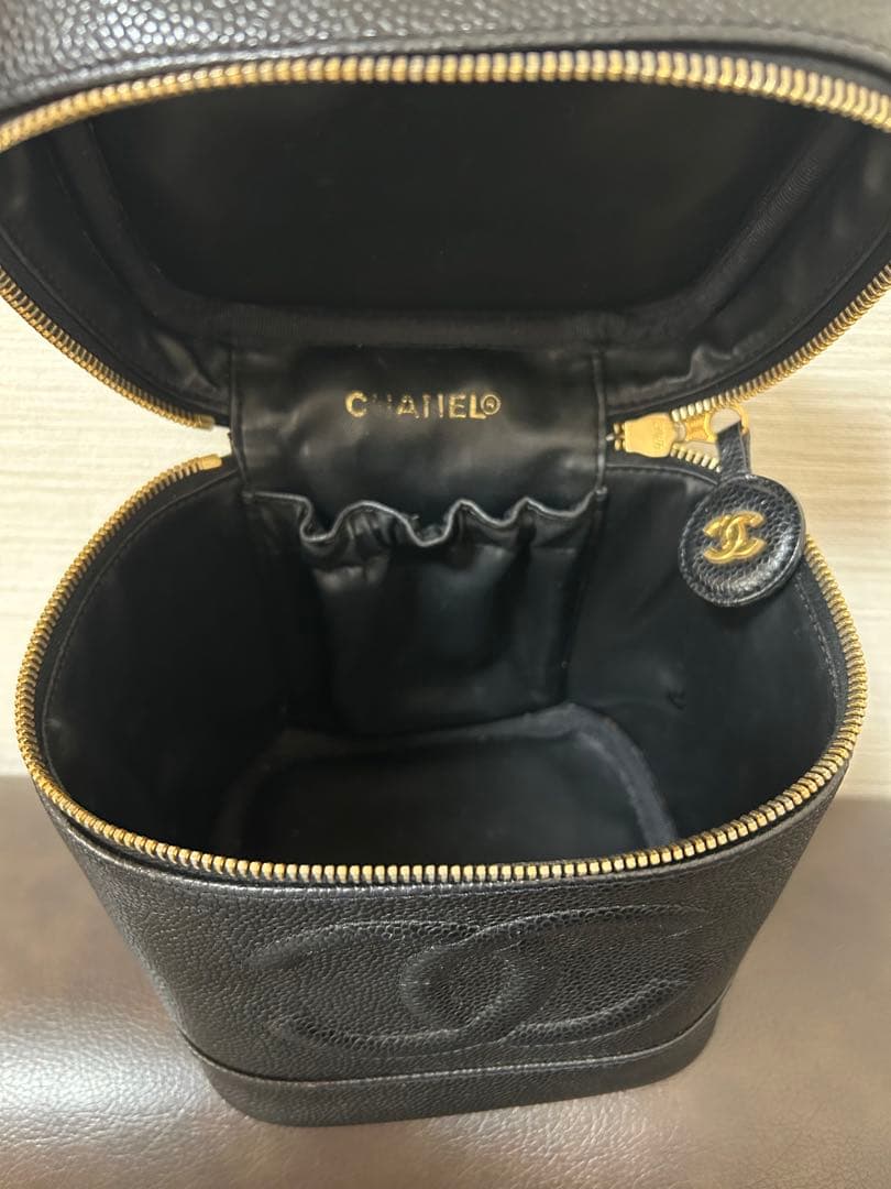CHANEL ブラックレザー　バニティ