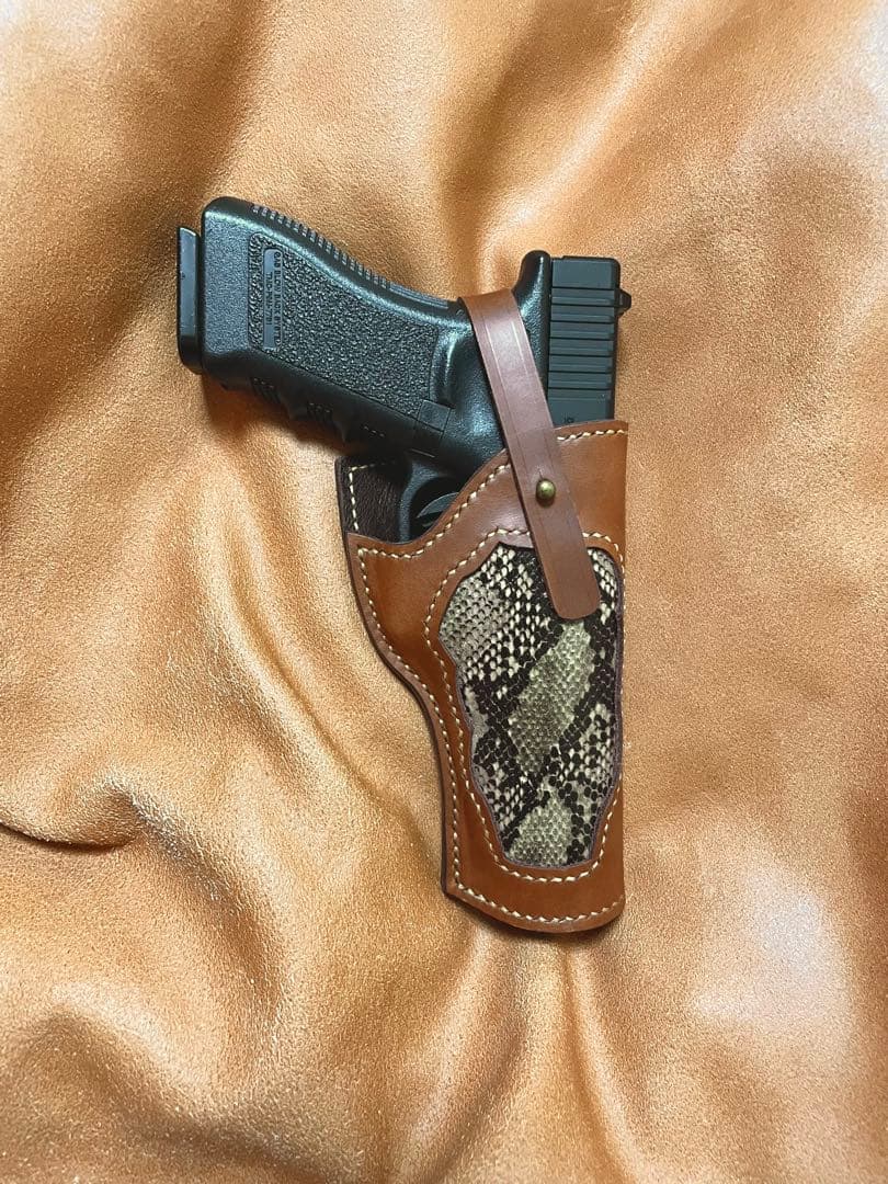 グロック17 18C用右利きレザーホルスター No.831