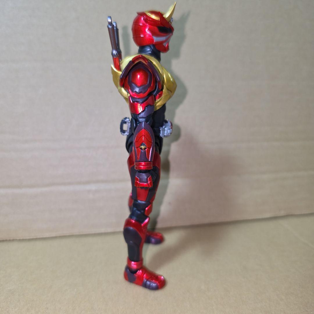 S.H.Figuarts　真骨彫製法　仮面ライダー装甲響鬼　アームド　フィギュア