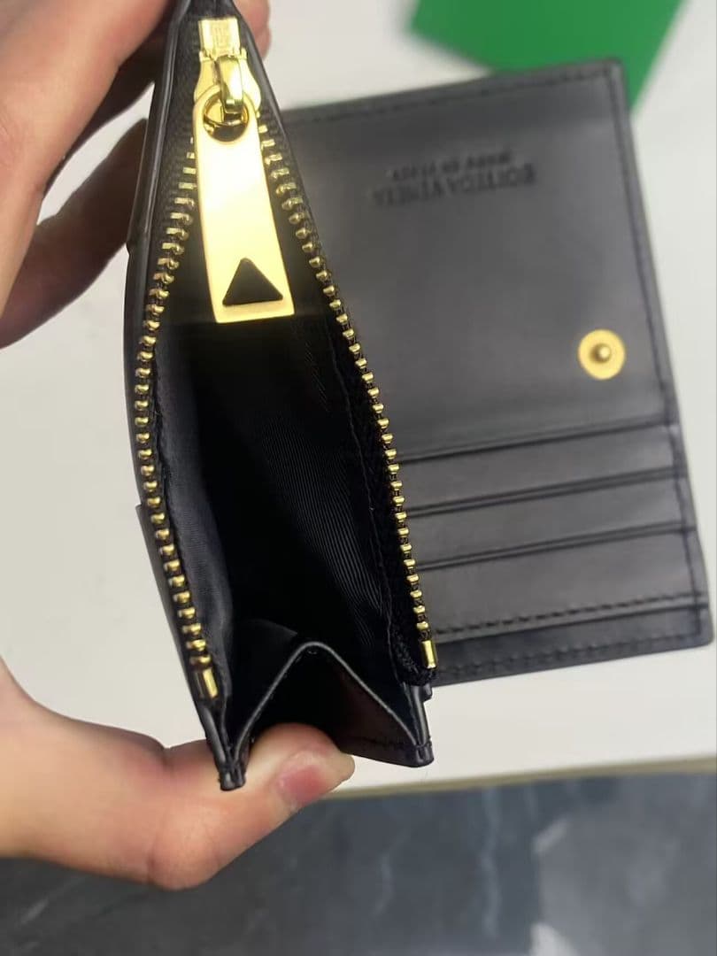 BOTTEGA VENETA ブラック 二つ折り財布