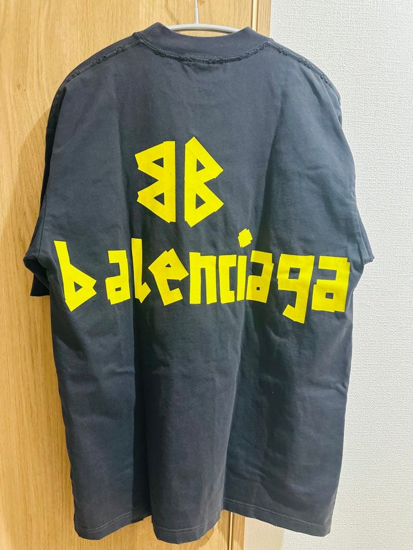 期間限定　BALENCIAGA ブラック Tシャツ　テープタイプロゴ