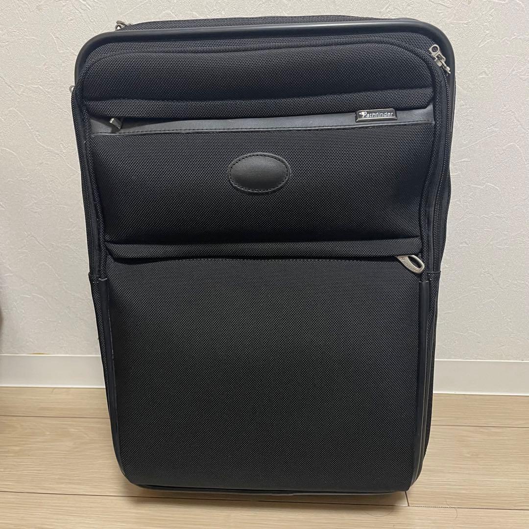 【美品】Pathfinder キャリーケース トランクケース トラベルバッグ 黒
