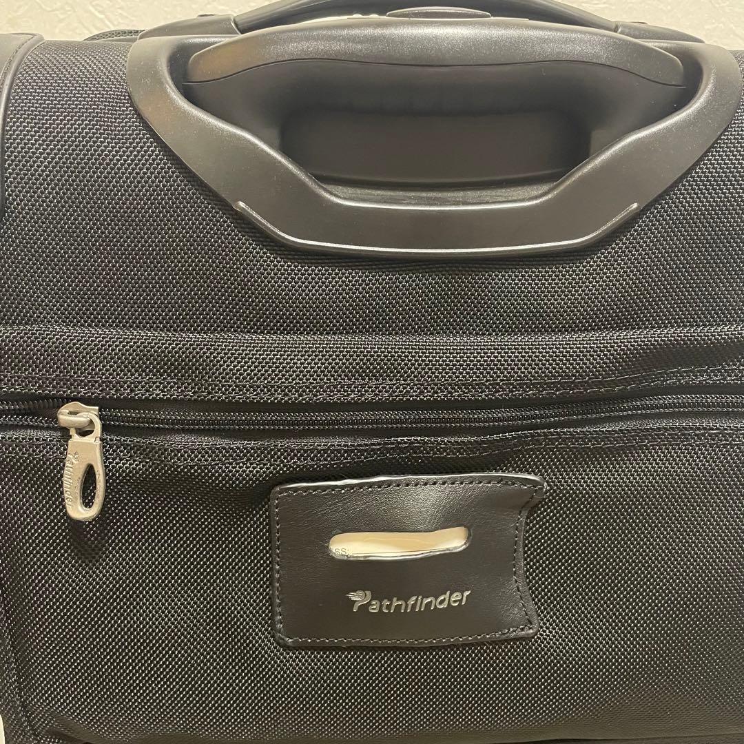 【美品】Pathfinder キャリーケース トランクケース トラベルバッグ 黒