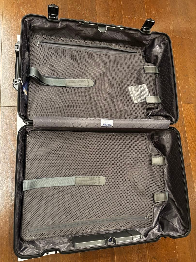 RIMOWA リモワ ルフトハンザ限定 トパーズ ステルス63L
