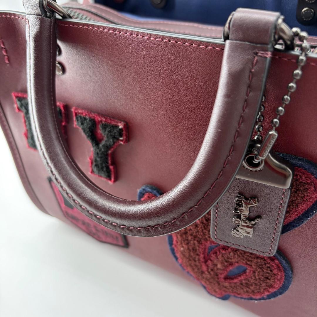 16445✨新品タグ付き✨COACH ローグ25 ヴァーシティ パッチ 2way