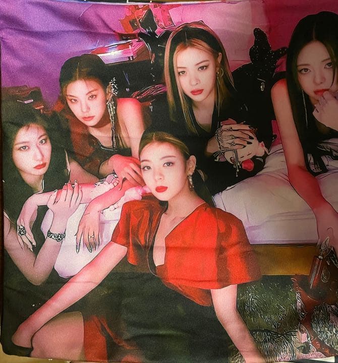 ITZY クッションカバー　イェジ　リア　リュジン　チェリョン　ユナ