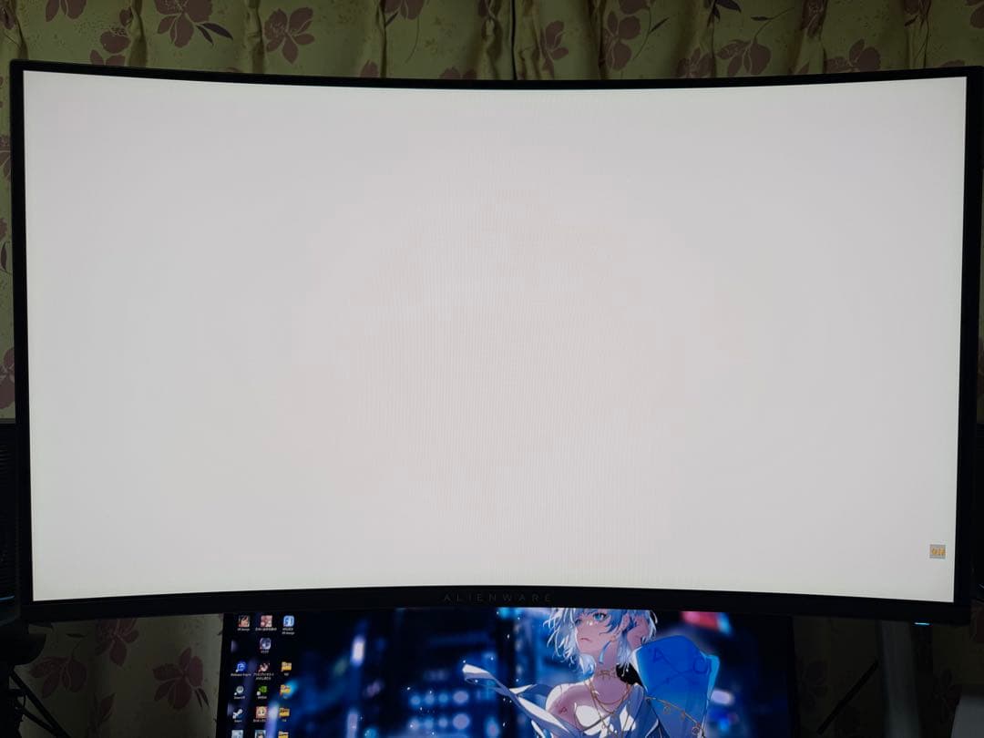 ALIENWARE湾曲4K モニターAW3225QF