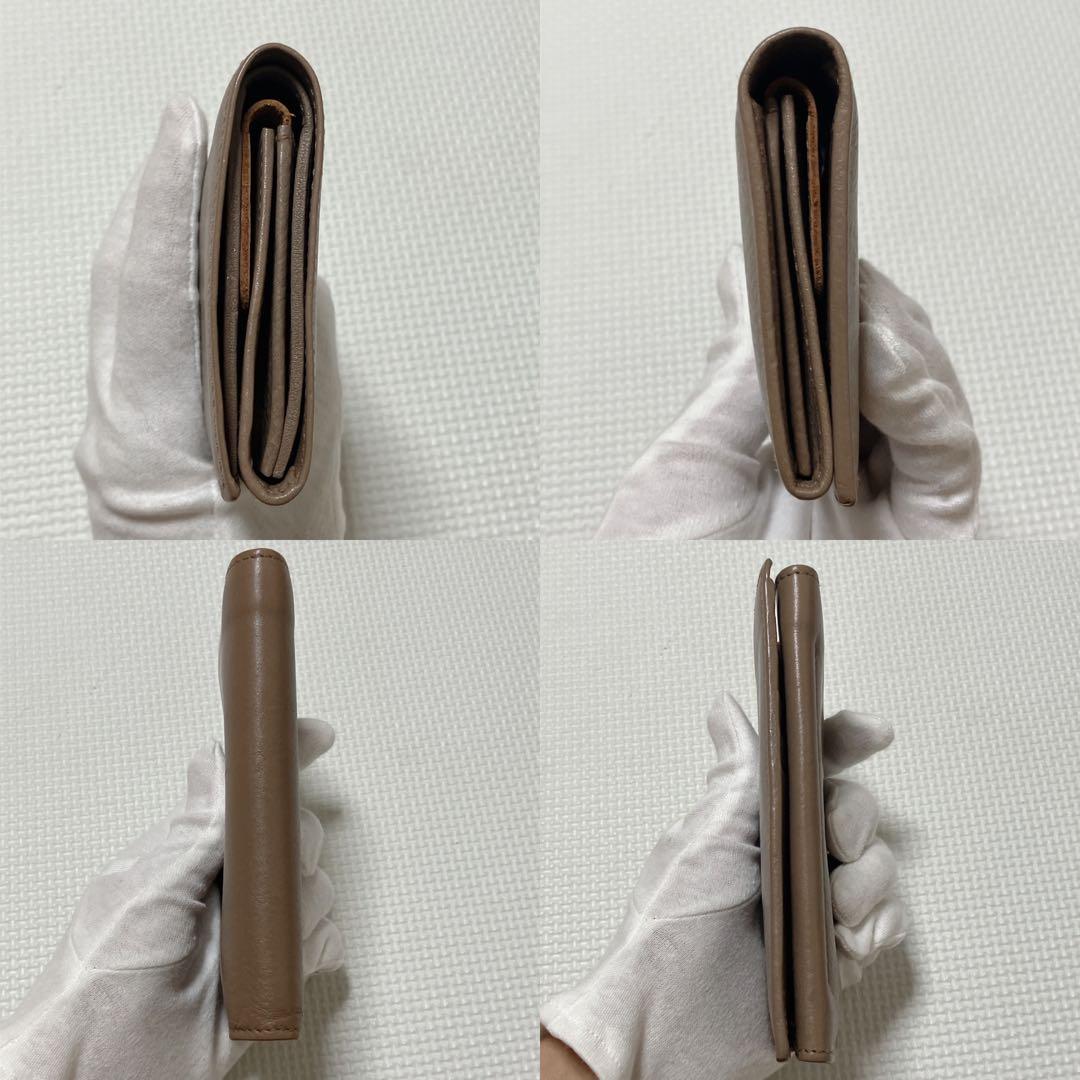 極美品　IL BISONTE イルビゾンテ　レザー二つ折り財布　グレージュ