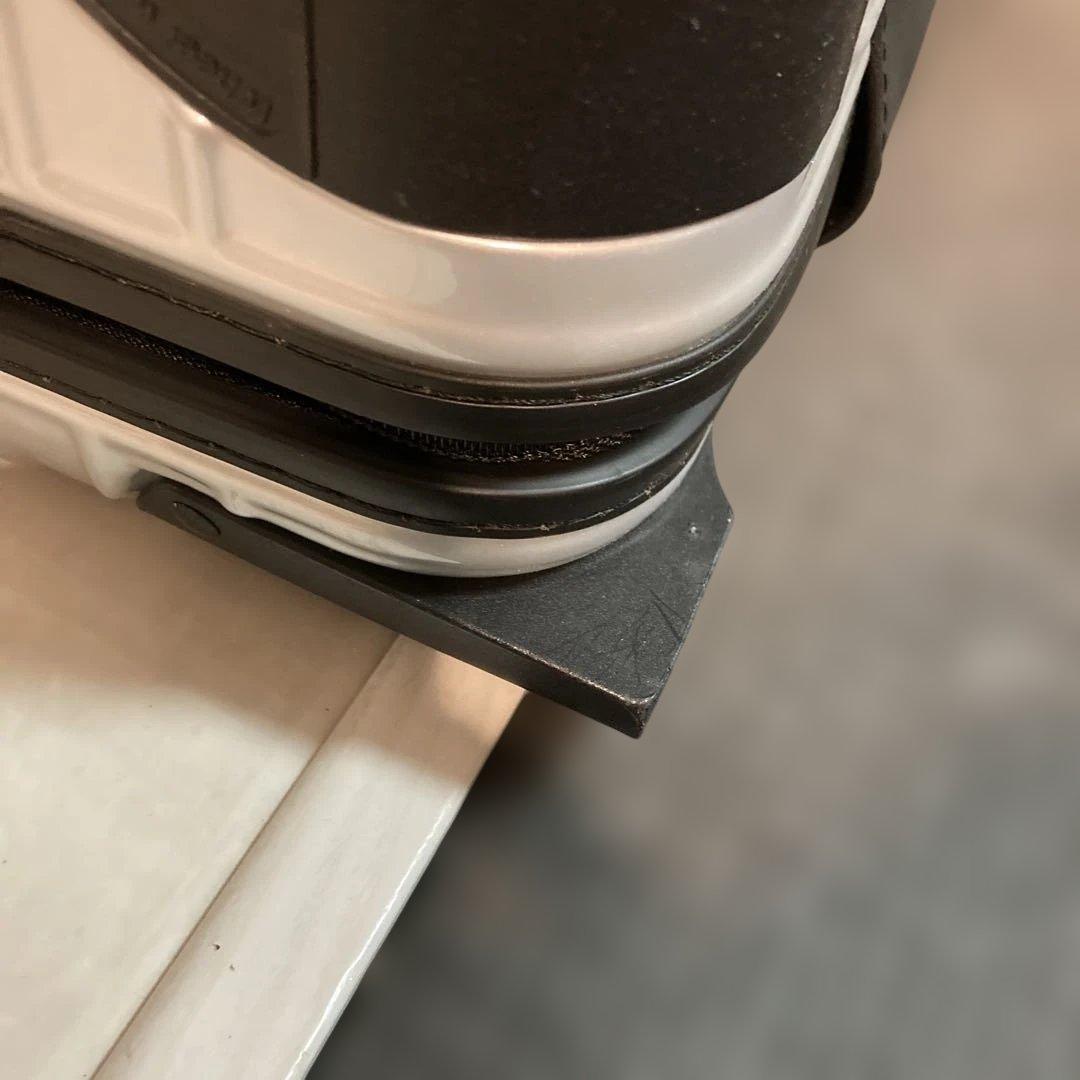 シュウ　リモワ　スーツケース Salsa 23L