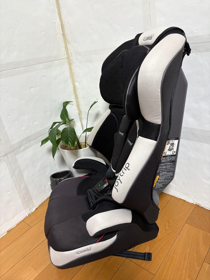 【美品】コンビ　ジョイトリップ　エアスルー　GF ブラック　ジュニアシート