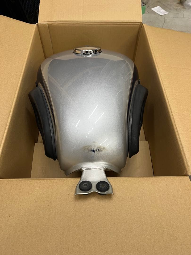 z*】様 W650 純正タンク