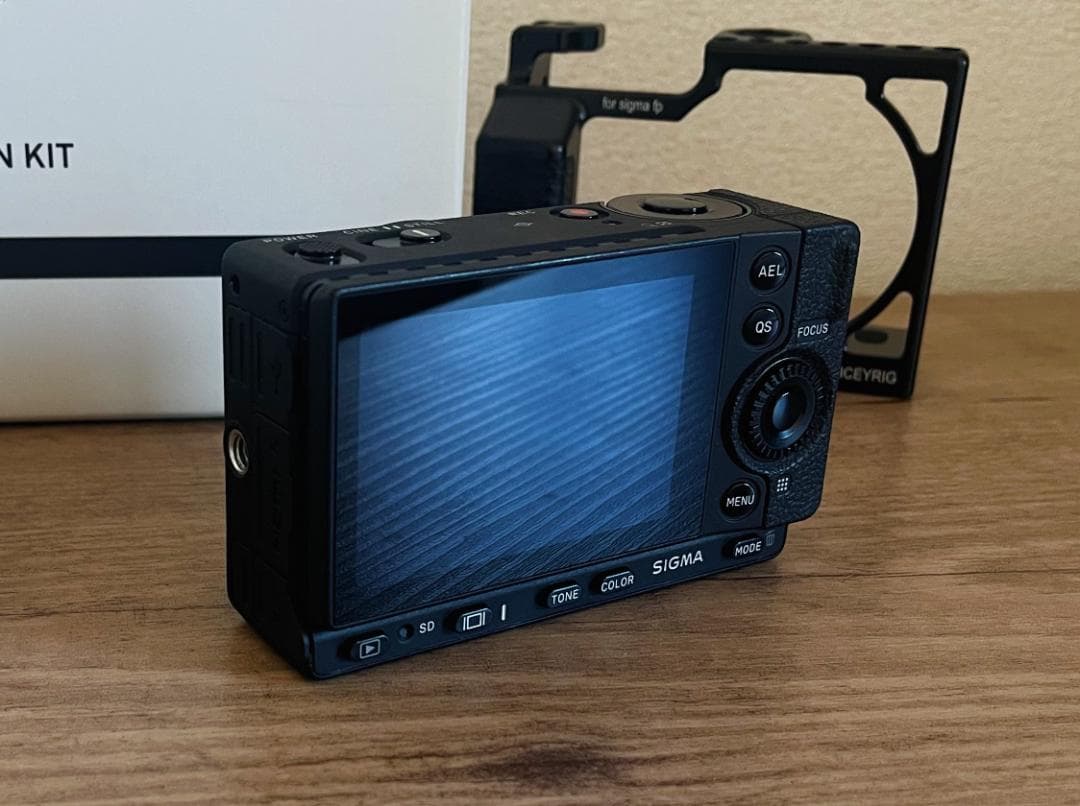 【D-tap給電】SIGMA fp + 45mm F2.8 レンズキット