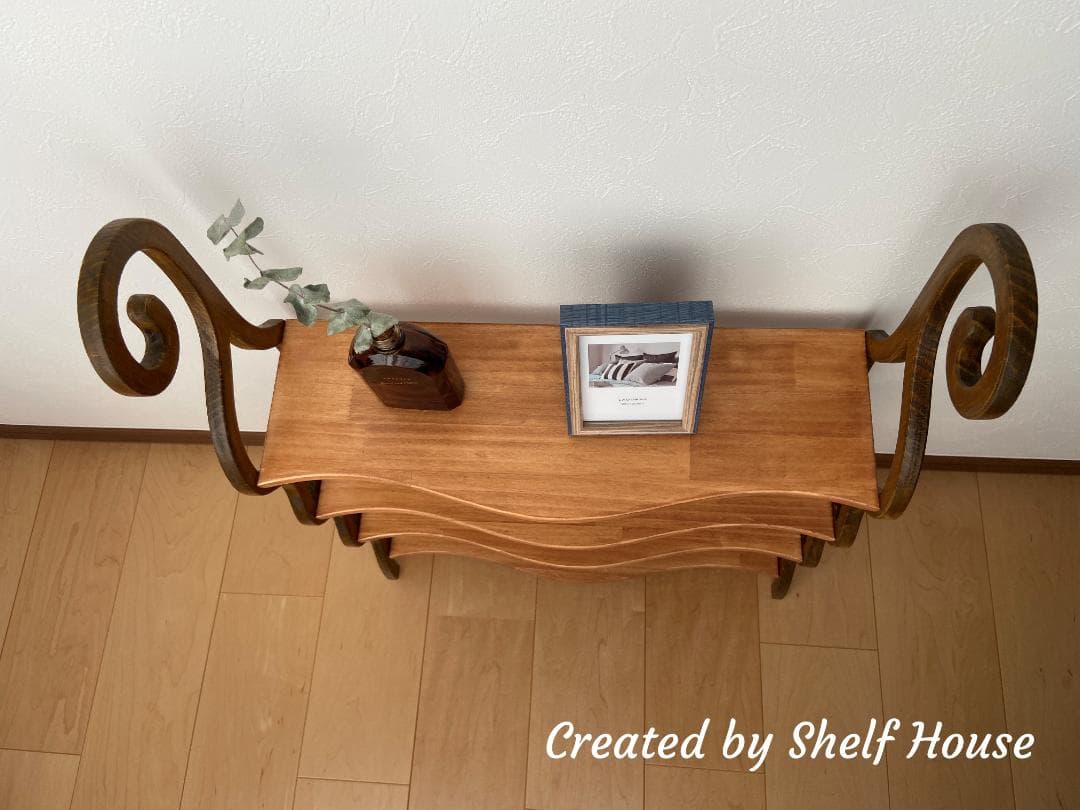 アンティーク調の曲線木製棚 K