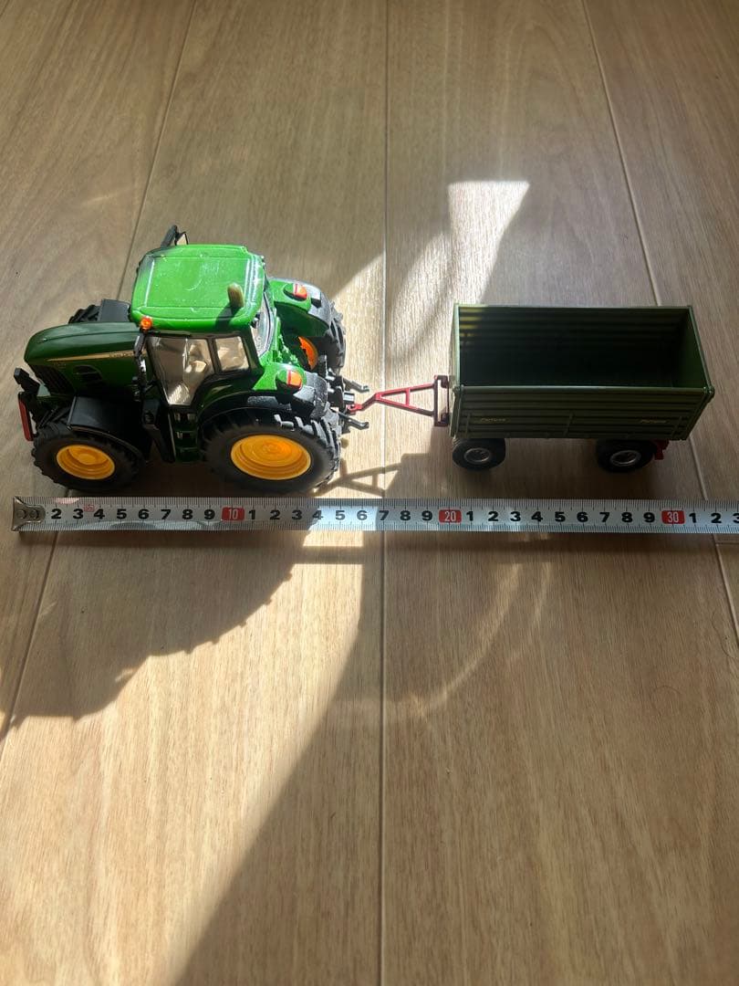 ジョンディア　JOHN DEERE トラクター　1/32 ミニカー　ジク　 牽引