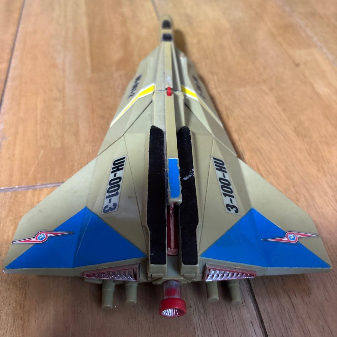 ⭐️ ウルトマン航空機型フィギア