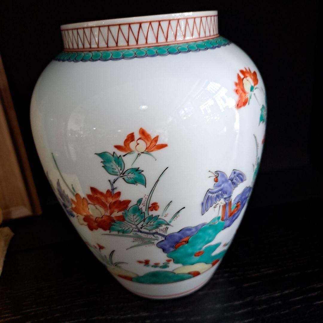 お値下げ中　　人間国宝　十三代　酒井田柿右衛門　牡丹鳥文　花瓶　共箱　裏書　共布