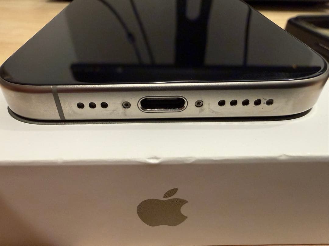 週末値下　iPhone 15 Pro ナチュラルチタニウム128GB 美品