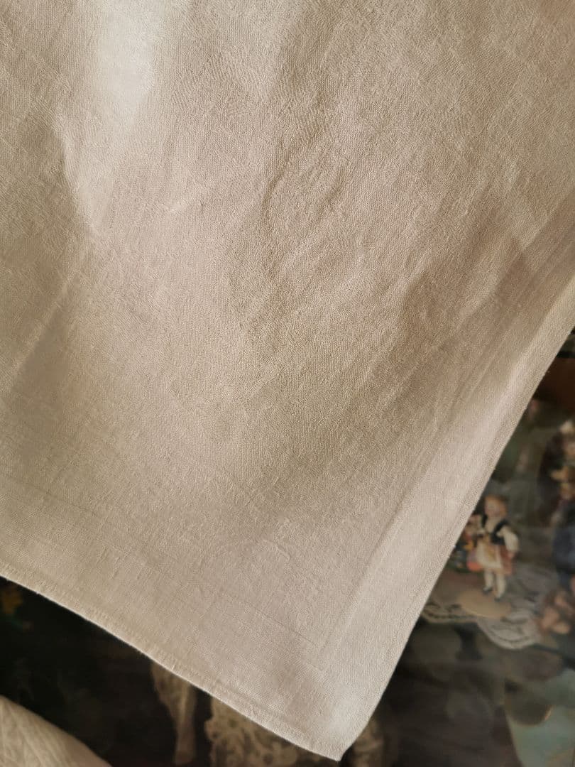 アンティーク ビーダーマイヤー トワルドジュイ 日常美 花文字刺繍ダマスクリネン