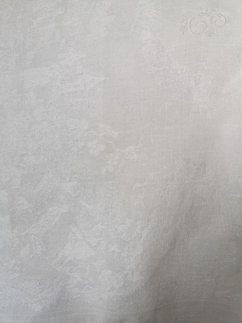 アンティーク ビーダーマイヤー トワルドジュイ 日常美 花文字刺繍ダマスクリネン