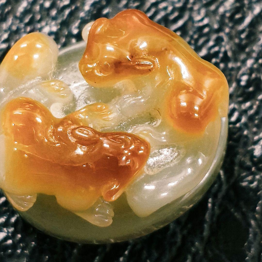 #【本翡翠】天然ジェダイト #鼻煙壺 #氷糯種 陽緑 透過良 結晶有 龍耳彫刻