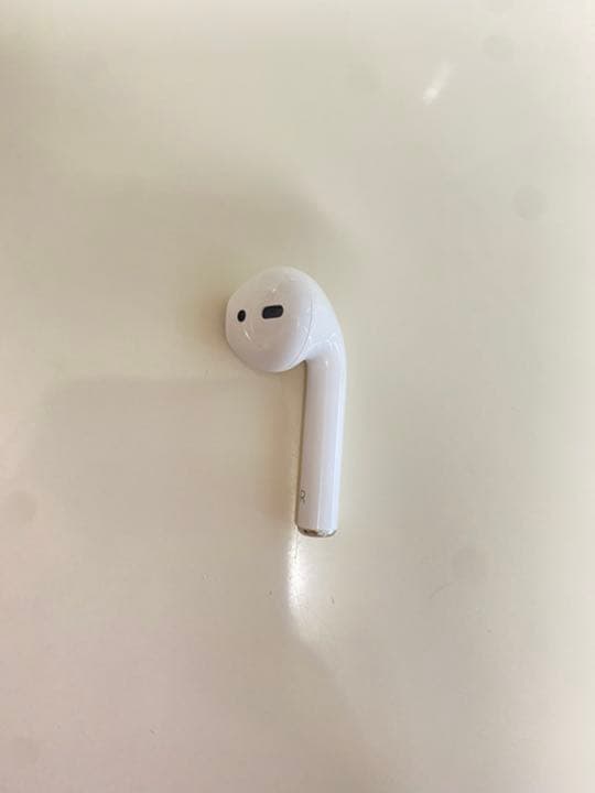 AirPods 右耳、充電ケース、箱
