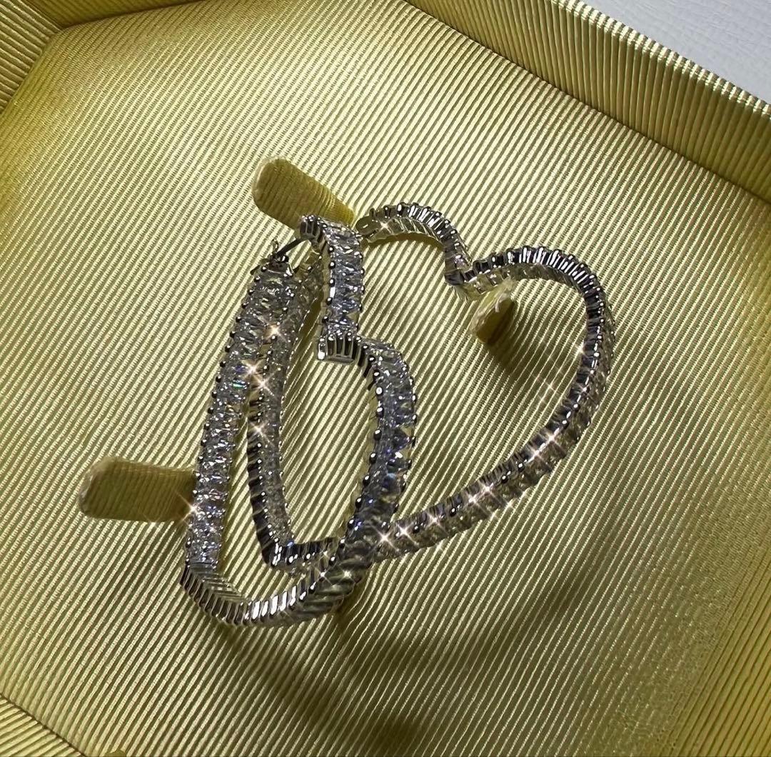 スワロフスキー　ハートフープピアス　swarovski