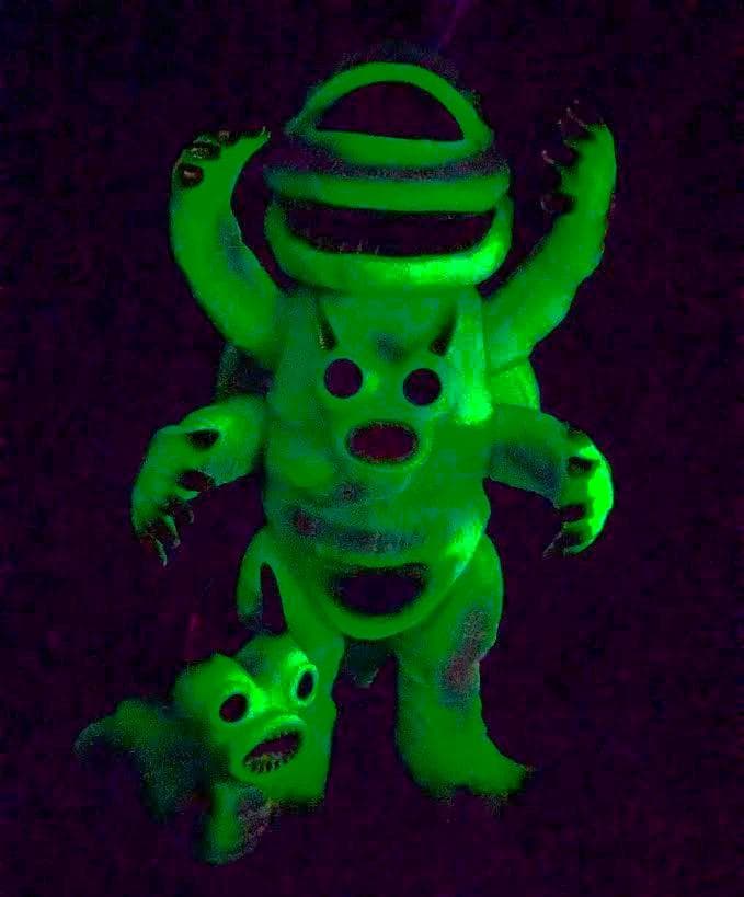 バクラー＋寄生虫「スペクトルマン」登場怪獣（メディコムトイ）蓄光ソフビフィギュア