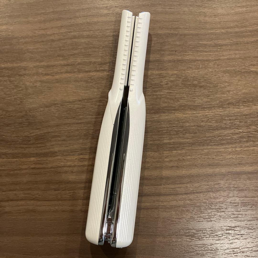 Refa リファ　フィンガーアイロン ホワイト　【充電コードあり】