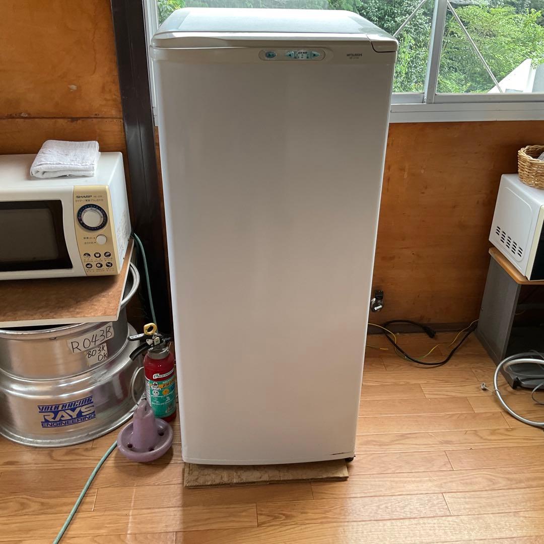 ア*レ様 ホワイト冷凍庫 ファン式　三菱　MF-U12A
