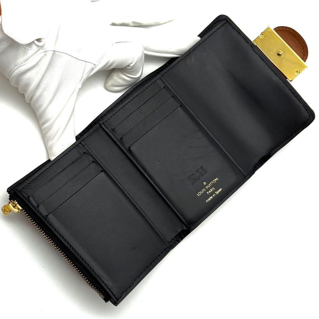 ルイヴィトン モノグラムリバース　ドーフィーヌ コンパクト 財布 P16