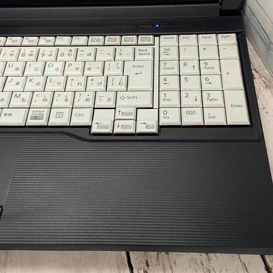 大画面 i5 第8世代 富士通 ノートPC Win11 Office2021