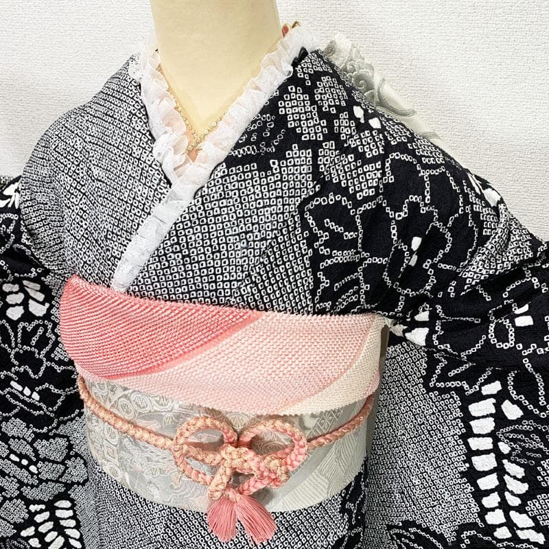 507z7☆きものやまと誂製 振袖 総絞り 古典柄牡丹 黒☆美品 成人式 結婚式