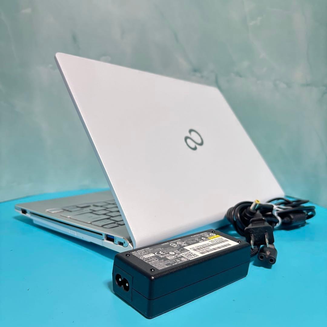 SSD1TB❤️windows11❤️8世代core i5軽量ノートPC カメラ